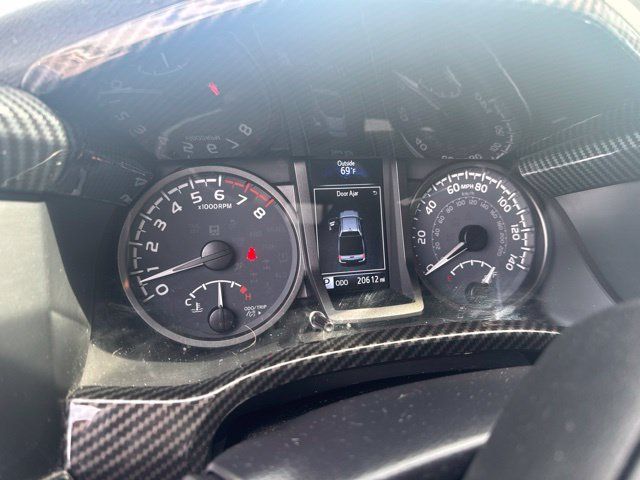 Used 2023 Toyota Tacoma TRD Off-Road w/ TRD Premium Off Road Package AWD/4WD image 8