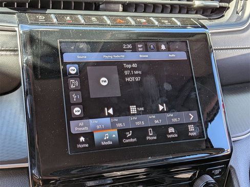 Used 2024 Jeep Grand Cherokee L Laredo image 16