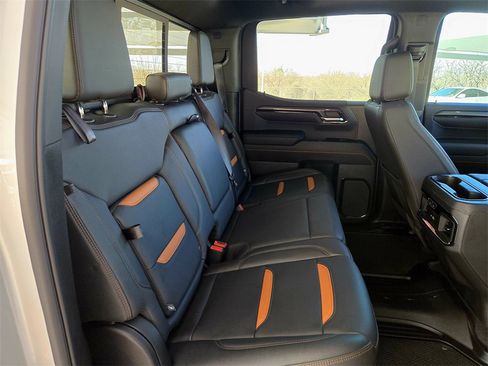 Used 2022 GMC Sierra 1500 AT4 w/ AT4 Premium Package image 29