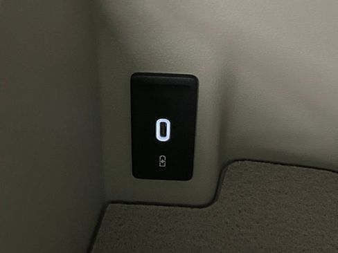 New 2026 Volkswagen Atlas SE image 14