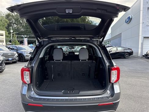 Used 2022 Ford Explorer XLT w/ Equipment Group 202A image 41
