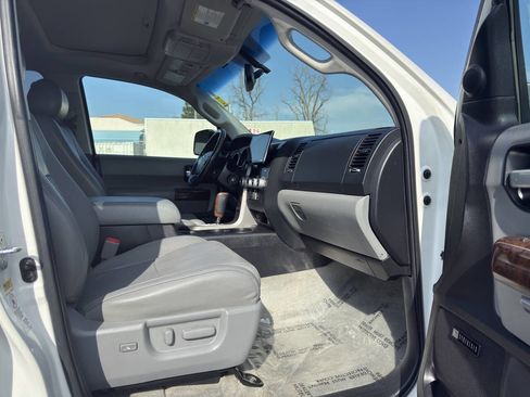 Used 2010 Toyota Sequoia Platinum image 12