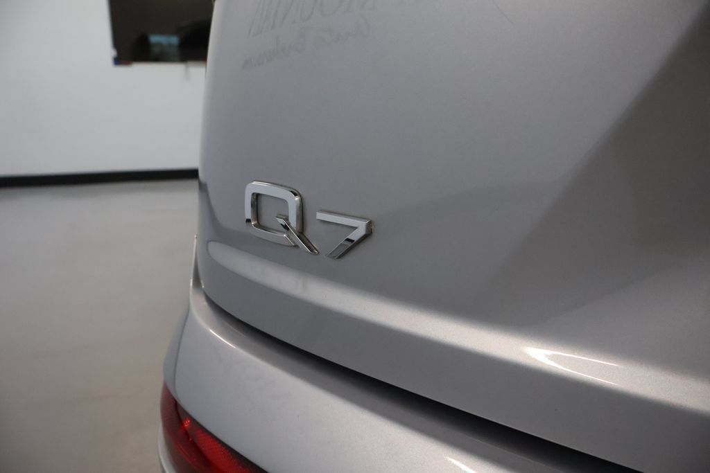 Used 2019 Audi Q7 2.0T Premium Plus w/ Premium Plus Package AWD/4WD image 10