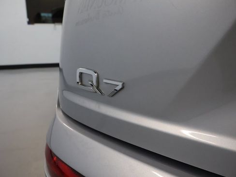 Used 2019 Audi Q7 2.0T Premium Plus w/ Premium Plus Package AWD/4WD image 10