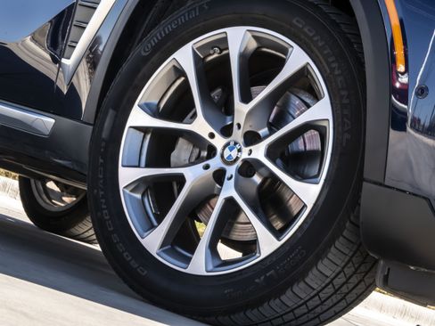 Certified 2024 BMW X5 sDrive40i w/ Premium Package image 8