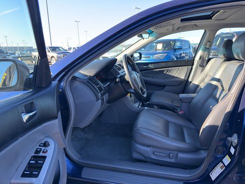 Used 2004 Honda Accord EX image 11