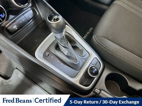 Certified 2023 Hyundai Venue SEL FWD image 26