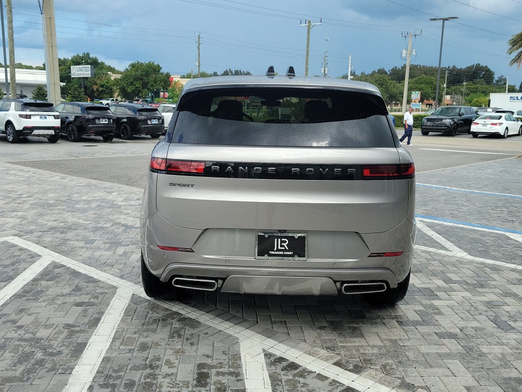 New 2026 Land Rover Range Rover Sport Dynamic SE AWD/4WD image 4