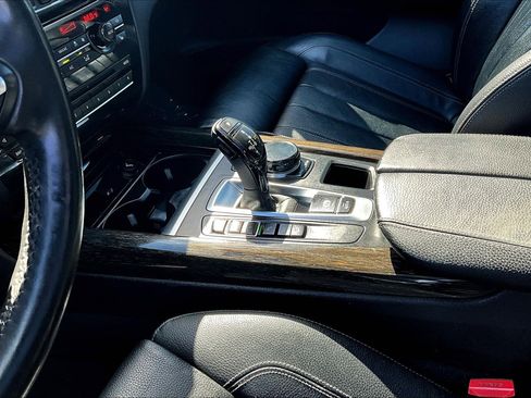 Used 2018 BMW X5 xDrive50i w/ M Sport Package image 19