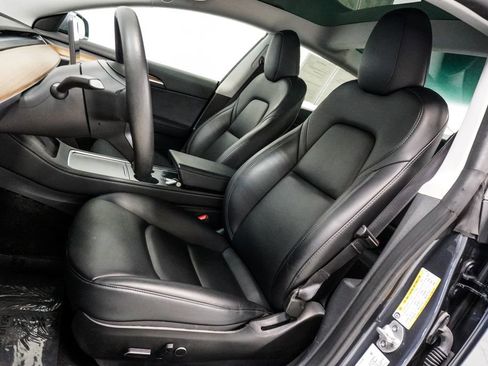 Used 2023 Tesla Model 3 Standard Range image 6