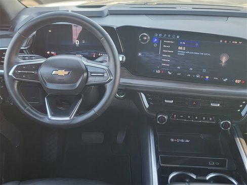 Used 2025 Chevrolet Suburban LT w/ Comfort Package image 20