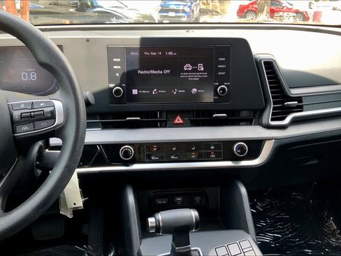 Used 2023 Kia Sportage LX image 7