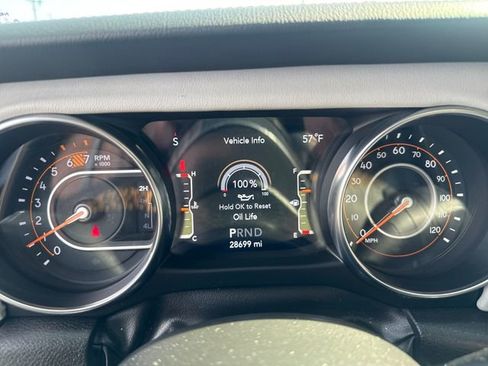 Used 2022 Jeep Wrangler Unlimited Sahara AWD/4WD image 12