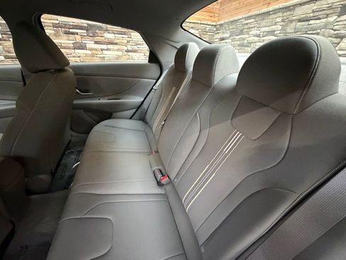 Used 2023 Hyundai Elantra SEL w/ Convenience Package image 27