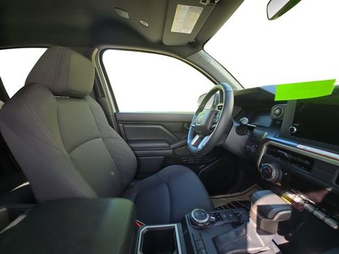 Used 2025 Toyota Tacoma SR5 AWD/4WD image 15
