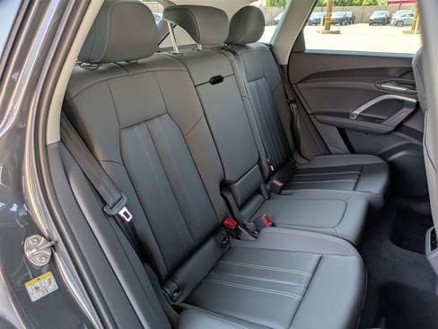 New 2025 Audi Q5 Premium image 11