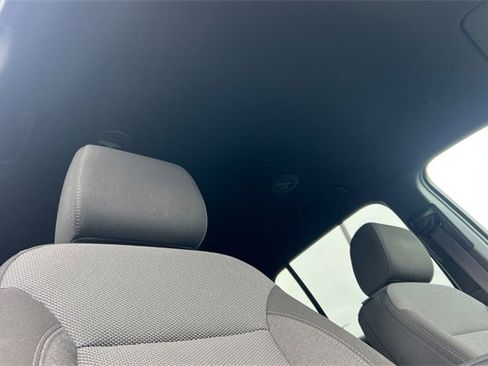 Used 2023 Chevrolet Traverse LT image 21