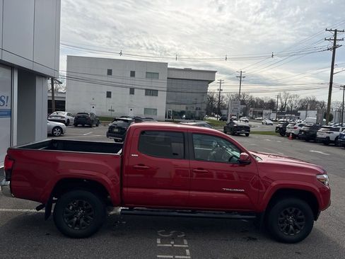 Used 2020 Toyota Tacoma SR5 image 10