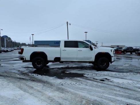 Used 2024 GMC Sierra 3500 Denali image 7