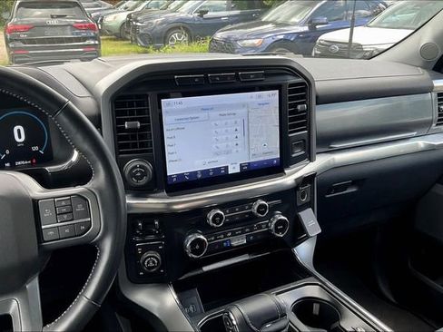 Used 2022 Ford F150 Lariat image 6