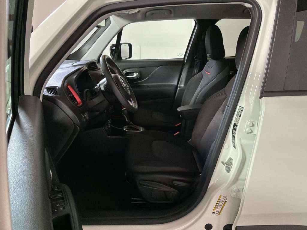 Certified 2023 Jeep Renegade Trailhawk AWD/4WD image 14