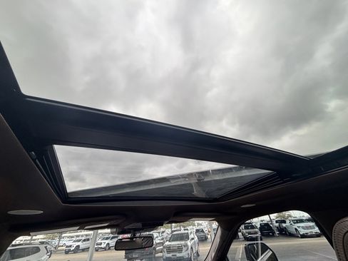 Used 2023 Ford F350 King Ranch w/ FX4 Off-Road Package image 7