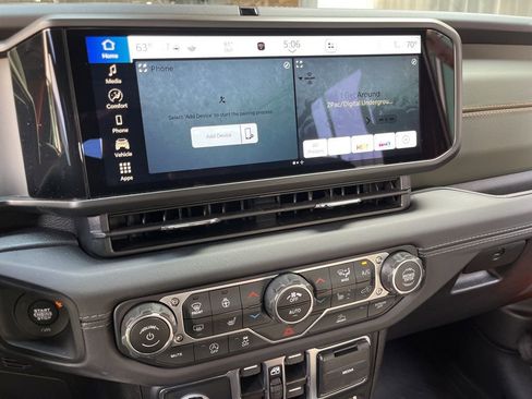 Used 2025 Jeep Gladiator Mojave w/ Convenience Group image 41