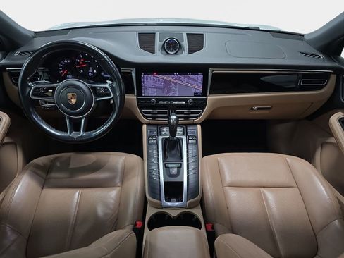 Certified 2019 Porsche Macan AWD/4WD image 12