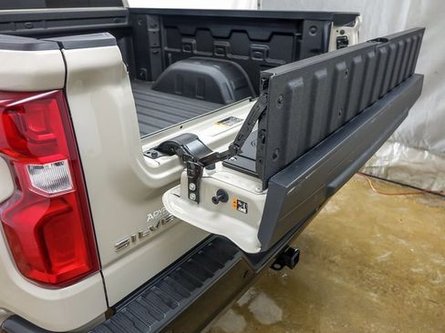 New 2026 Chevrolet Silverado 1500 ZR2 image 13