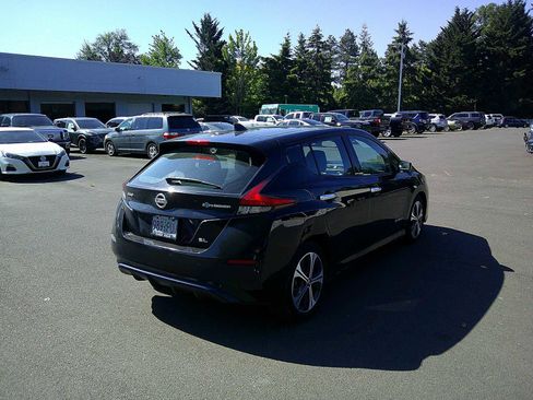 Used 2018 Nissan Leaf SL w/ SL Technology Package FWD image 5