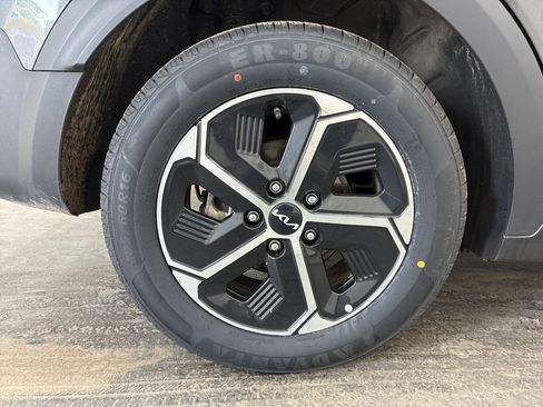Certified 2023 Kia Niro LX FWD image 21