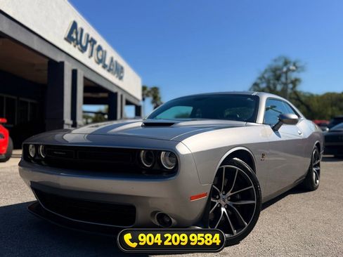 Used 2018 Dodge Challenger R/T Scat Pack w/ Leather Interior Group RWD image 2
