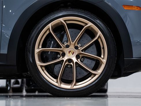Used 2022 Porsche Cayenne Turbo GT AWD/4WD image 50