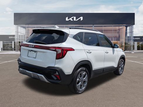 Certified 2024 Kia Seltos S FWD image 4