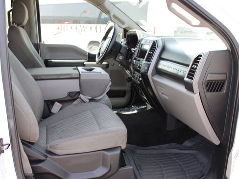 Used 2019 Ford F250 XLT w/ Snow Plow Prep Package AWD/4WD image 23