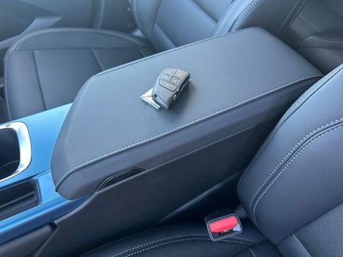 New 2024 Chevrolet Equinox EV LT AWD/4WD image 32