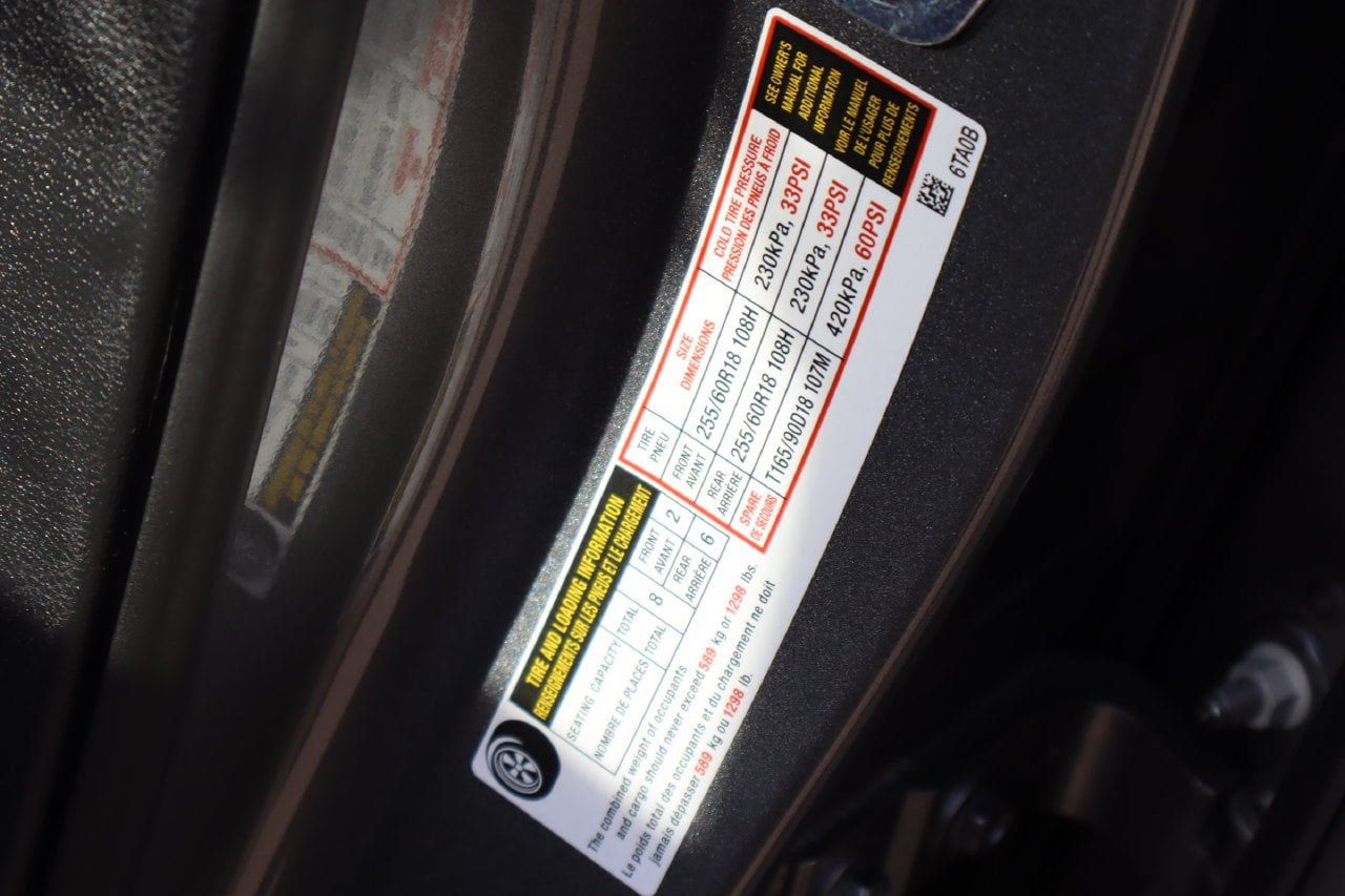 Used 2025 Nissan Pathfinder SV FWD image 31