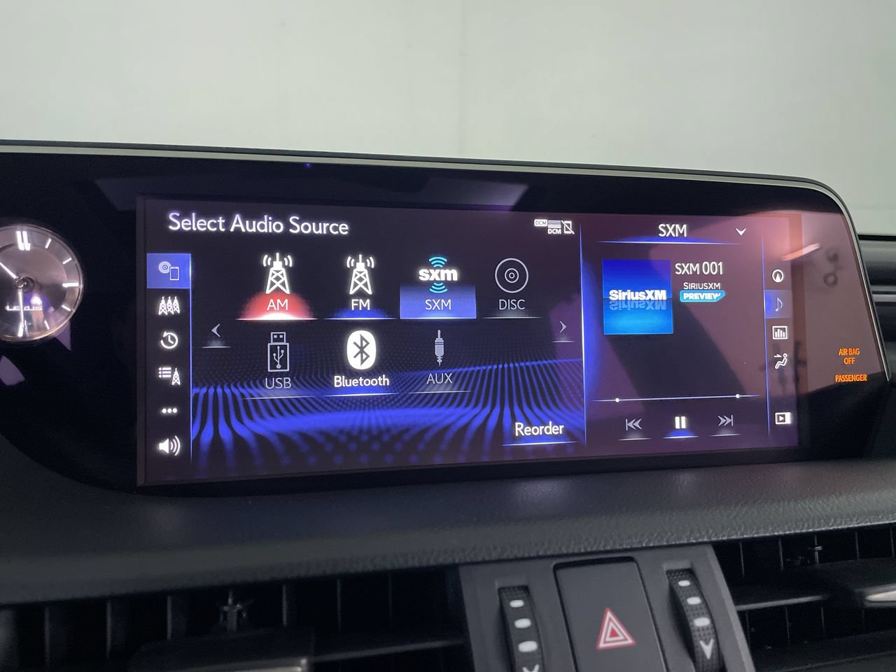Used 2020 Lexus ES 300h Ultra Luxury w/ Accessory Package 2 FWD image 15