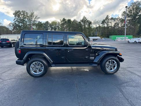 Used 2022 Jeep Wrangler Unlimited Sahara AWD/4WD image 5