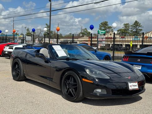 Used 2009 Chevrolet Corvette Coupe w/ Preferred Equipment Group RWD image 7