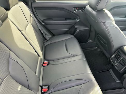 Used 2025 Subaru Forester Limited w/ Popular Package #2 image 19