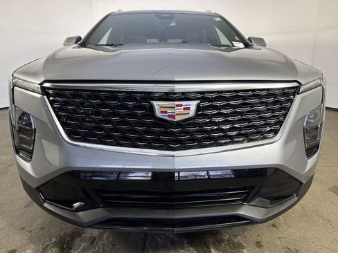 Used 2025 Cadillac XT4 Premium Luxury image 25