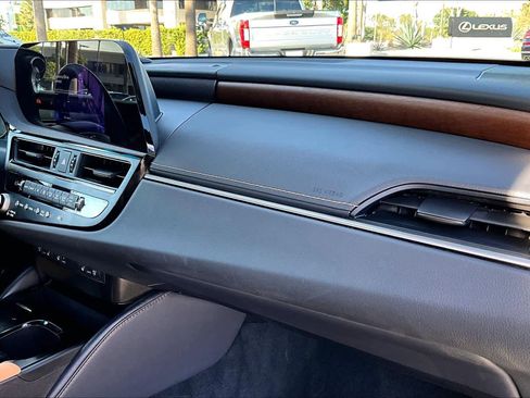 Used 2025 Lexus ES 350 w/ Premium Package image 17