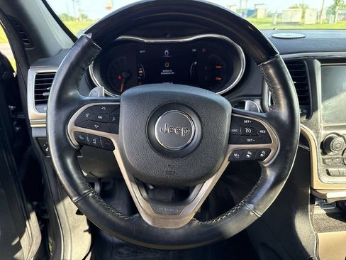Used 2014 Jeep Grand Cherokee Overland w/ Advanced Technology Group AWD/4WD image 16