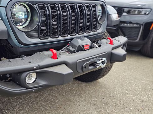 New 2026 Jeep Gladiator Sport AWD/4WD image 3