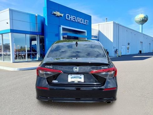 Used 2023 Honda Civic Sport image 4