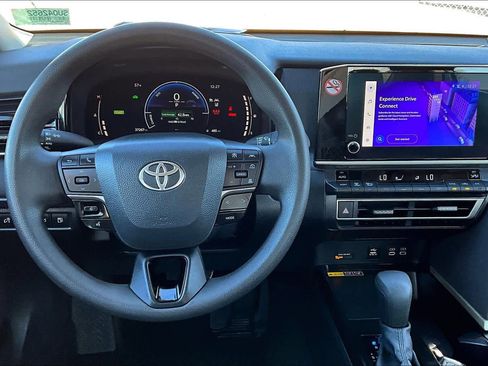 Certified 2025 Toyota Camry LE image 5