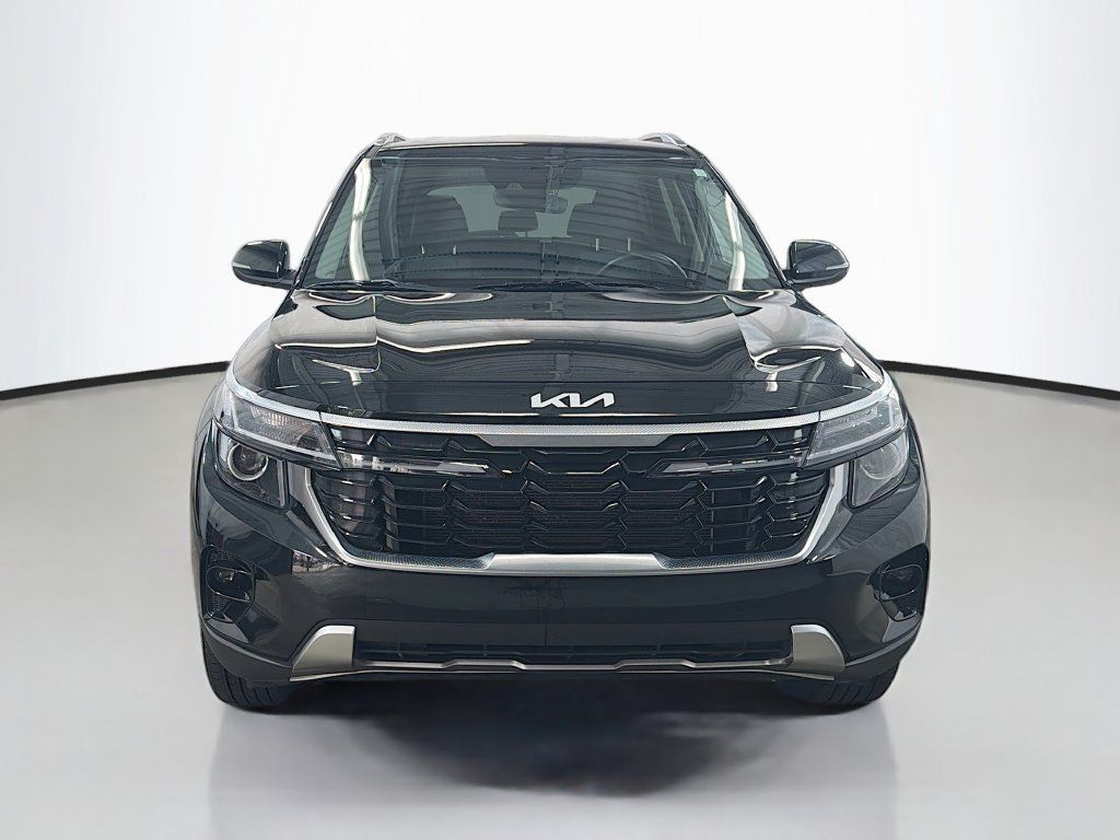 Used 2024 Kia Seltos S AWD/4WD image 2