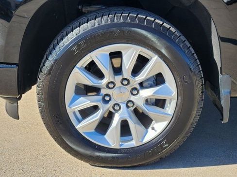 Used 2024 Chevrolet Silverado 1500 Custom image 18