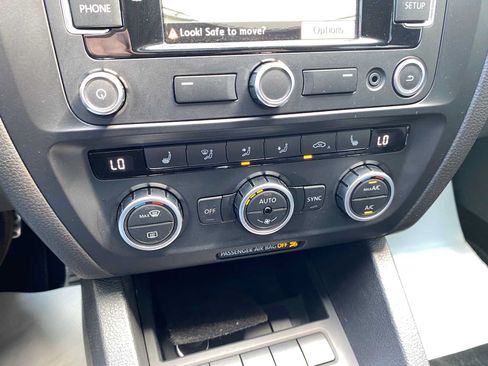 Used 2013 Volkswagen Jetta GLI Autobahn FWD image 21
